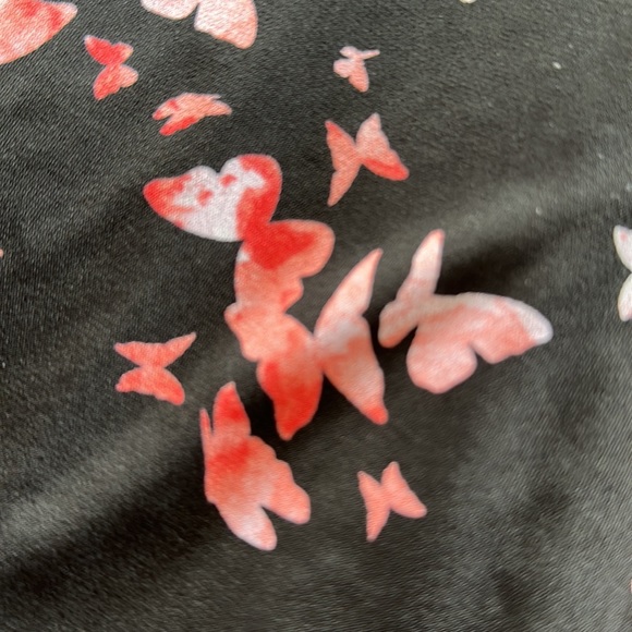 Torrid Butterfly Print Black Dress with Flutter Sleeves Plunge Neckline Size 0 - Picture 3 of 8